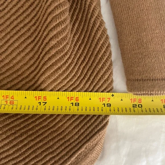 Michael Kors Sweater - Picture 6 of 7